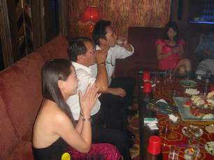 Zhong Shan Karaoke Nite